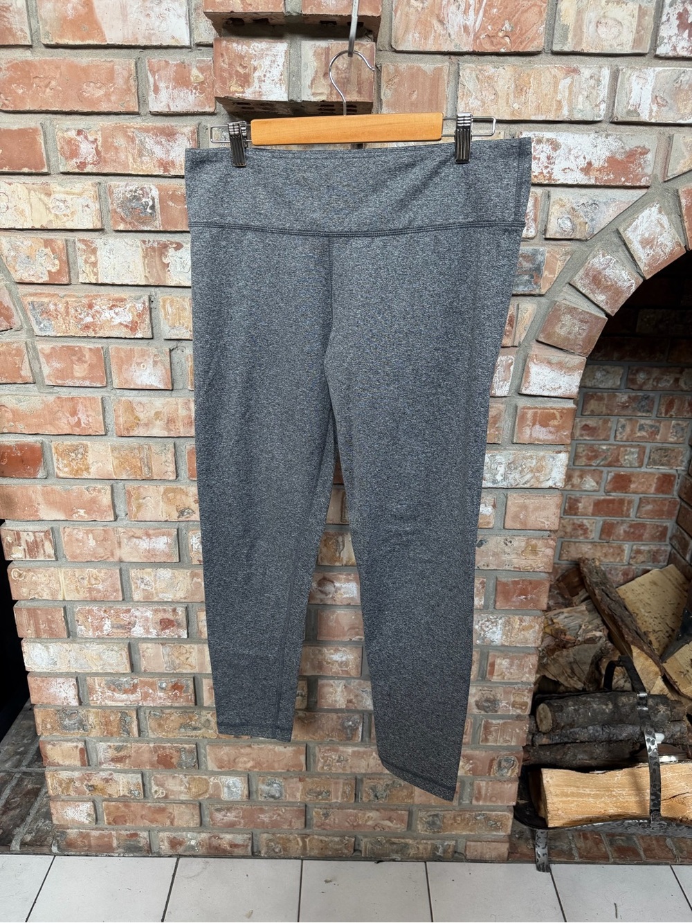 Gray High-Waist Leggings - Size Large